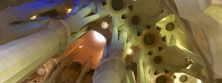 Impressive vaults and as much colors as possible leave a lasting impression on the young and the old.