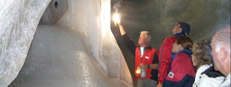 Guided tour of the ice cave