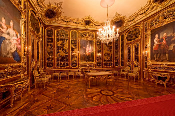 The Vieux Laque Room was remodeled by Maria Theresa as a memorial room after Franz Stephan’s death in 1765.