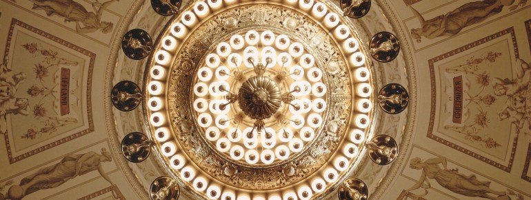 The chandelier in the auditorium is an artistic masterpiece.