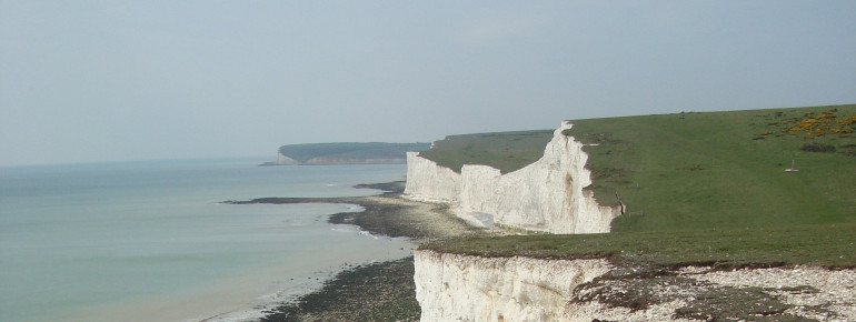 A beautiful view over the extensive cliff range.