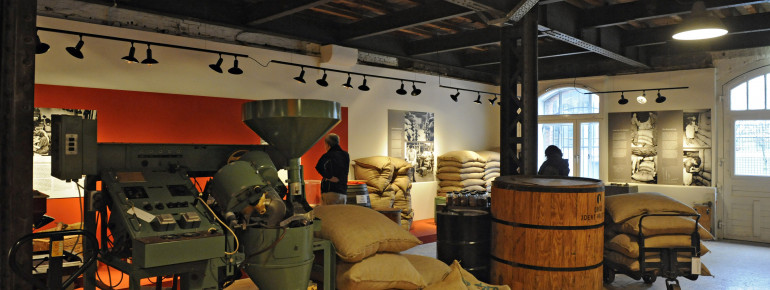 Journey back in time with a visit at Speicherstadtmuseum.