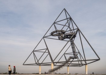 The structure is around 50 metres high and complements the 65-metre-high slag heap.