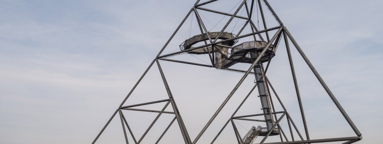 The structure is around 50 metres high and complements the 65-metre-high slag heap.