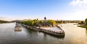 The sunset at the Deutsches Eck invites you to linger.