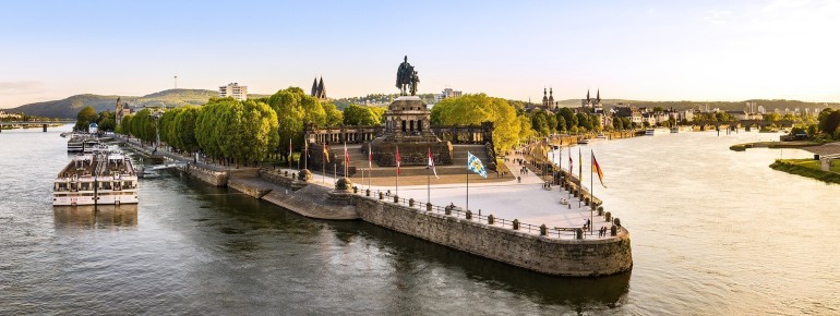 The sunset at the Deutsches Eck invites you to linger.