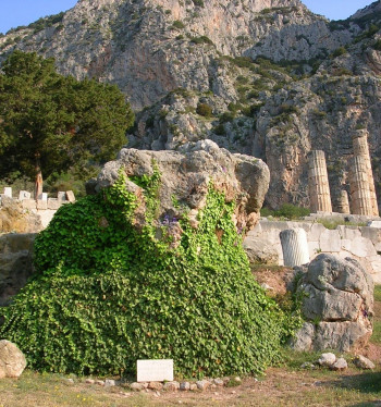 The overgrown Sibyl rock