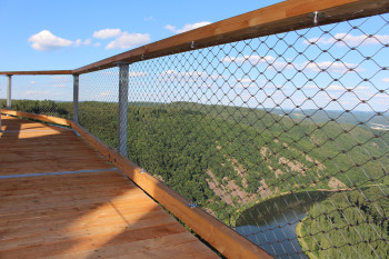 The viewing platform on the tree tower is 70 m².