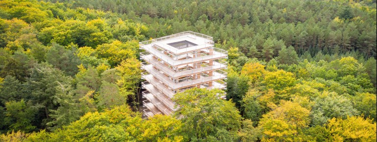 The 33-metre-high observation tower with the 1,350-metre-long path is located in the middle of the forest landscape of Heringsdorf.