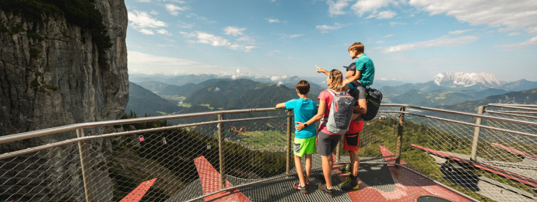 The Triassic Park's accessible viewing platform hovers almost 70 meters above the abyss!