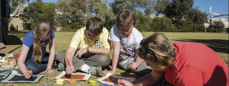 Dot Painting Workshop, Uluru-Kata Tjuta National Park