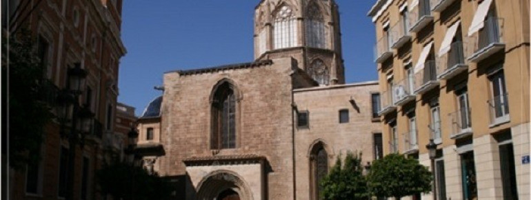 View on the cathedral from the Almoina Square