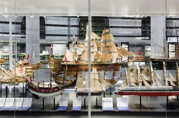 The museum's collection includes an impressive 300,000+ exhibits.