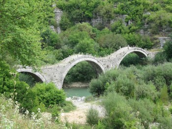 The three curved stone bridges