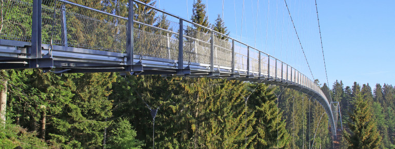 The suspension bridge is 380 metres long.