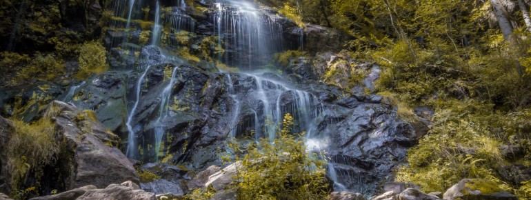 The Zweribach plunges several meters into the depths, creating a stunning natural spectacle.