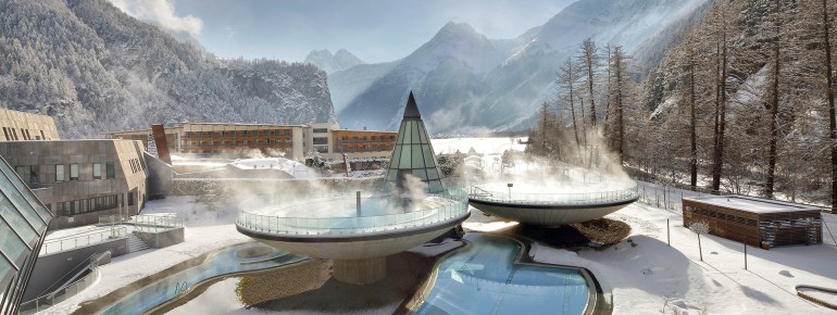 Even in winter, the thermal pools invite you to relax and unwind.