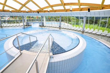the whirlpool is perfect for relaxing under the glass dome.