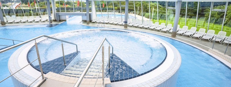 the whirlpool is perfect for relaxing under the glass dome.