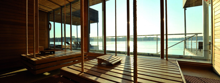 The lakeside sauna offers a fantastic view of Lake Ruppin