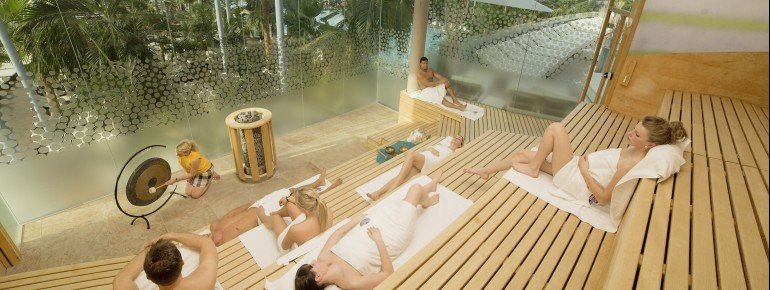 Panoramic sauna with a beautiful view.
