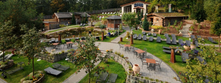 Monte Mare Kaiserslautern is embedded in a beautifully kept Tuscan garden.