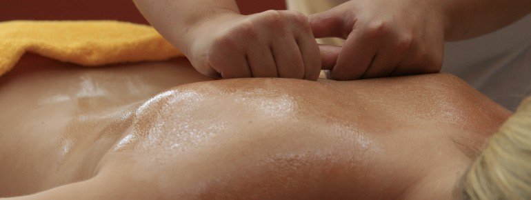 In the wellness area of the NaturThermeTemplin not only an aroma oil massage is on the program