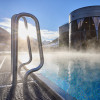 In the outdoor pool you can relax with a view of the Ischgl mountains.