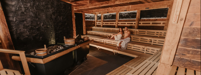 The Stollensauna has a temperature of 90 degrees.