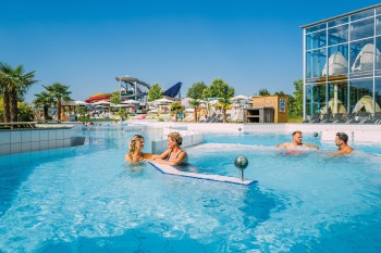 The outdoor areas of the spa are pleasantly warm all year round.