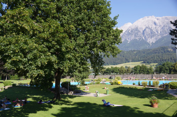 Alpenschwimmbad Wattens - Liegewiese