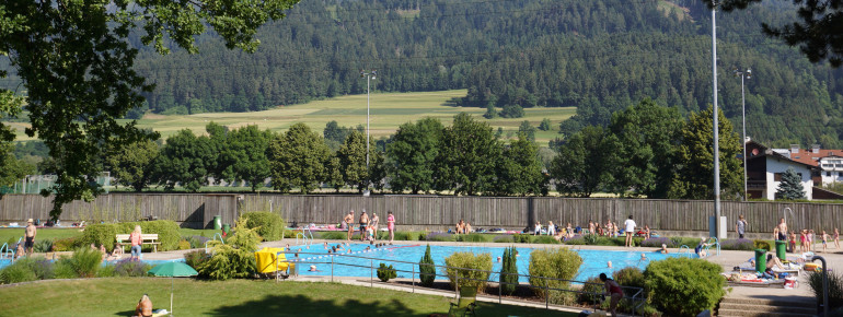 Alpenschwimmbad Wattens - Bergwelt