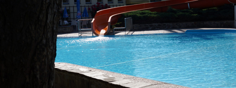 Alpenschwimmbad Wattens - Wasserrutsche