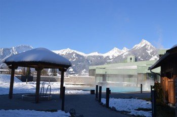 Der Saunabereich der Alpentherme Ehrenberg im Winter.