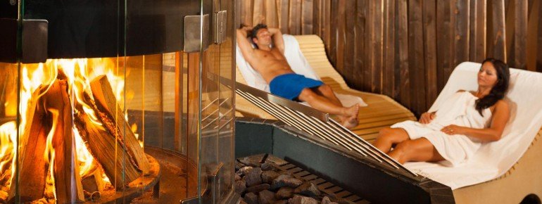Die äußerst beliebte Feuersauna in der Alpentherme Ehrenberg.