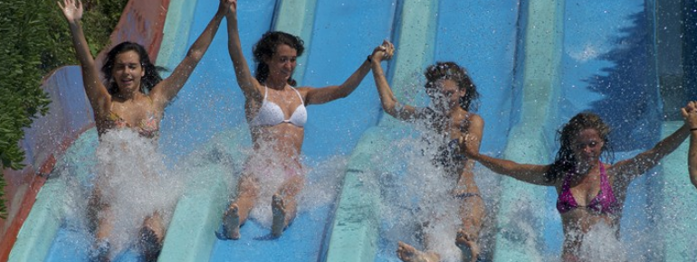 Rutschenspaß im Aquapark Le Caravelle