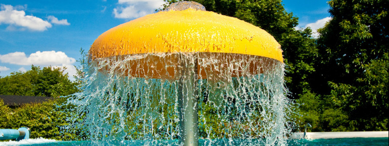 Das Freibad sorgt im Sommer für eine Erfrischung an heißen Tagen.