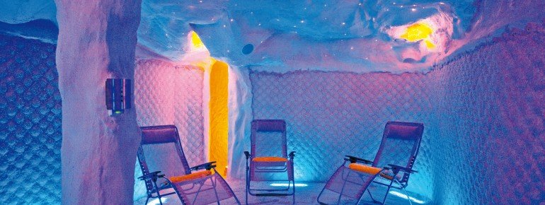 In der Salzgrotte kannst du Salze des Toten Meeres inhalieren.