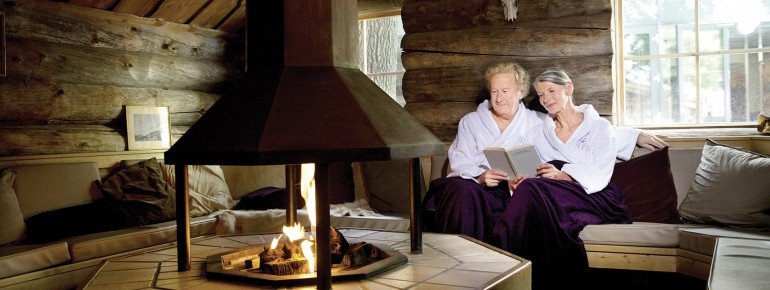 Im Kaminzimmer kannst du dem Knistern des Feuers lauschen.