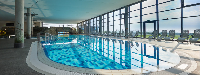 Das große Innenbecken hat die abstrahierte Form der Ostsee.