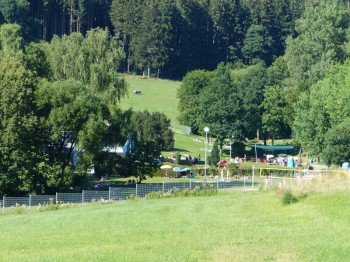 Das Freibad Tiefenbach/Haselbach ist wunderbar eingebettet in die Natur