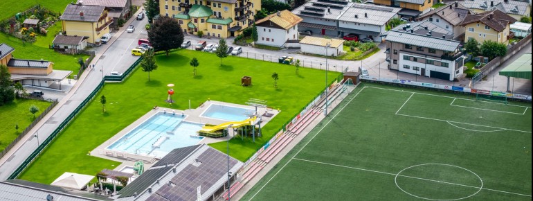 Erlebnisschwimmbad im Freizeitzentrum Großarltal