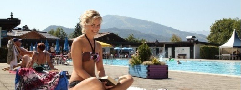 Entspannen vor dem Bergpanorama