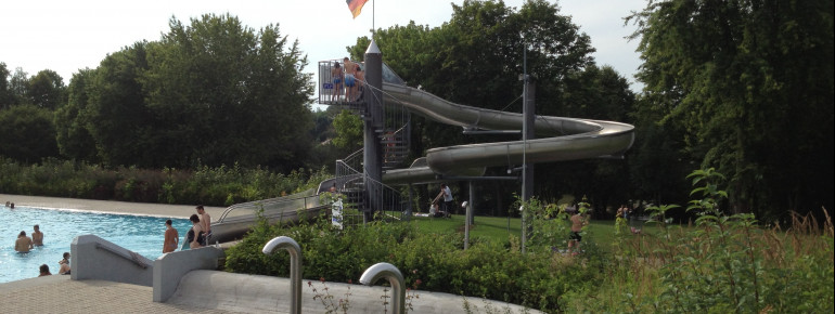 Auch eine Wasserrutsche gibt es.