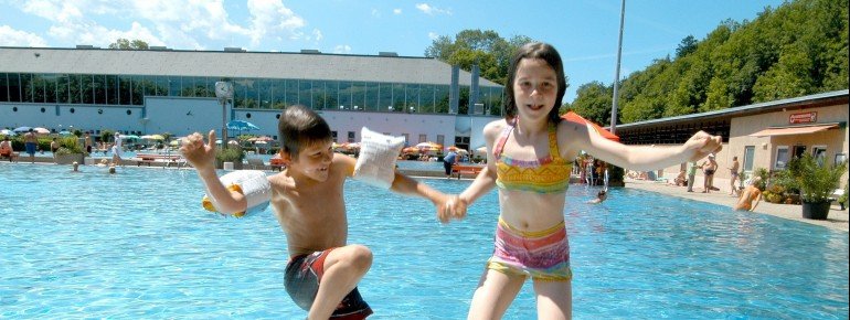 Ein großer Spaß für die Kids: Planschen im Volksgarten-Freibad.