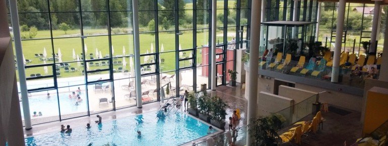 Liegebereich und inneres Relaxbecken