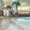 Zwischen 33 und 35 Grad warm ist das Thermalwasser in der Johannesbad Therme Bad Füssing.