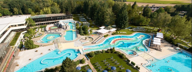 Der 100 Meter lange Strömungskanal ist eines der großen Highlights der Johannesbad Therme.