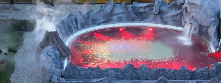 Blick auf das Vulkanbad in der Bad Füssinger Therme