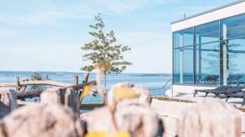 Direkt am Nordufer des Bodensees gelegen, vereint die Meersburg Therme Entspannung, Natur und Panoramablick.